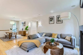 Spacious 3-BD Retreat Modern Amenities in Seattle